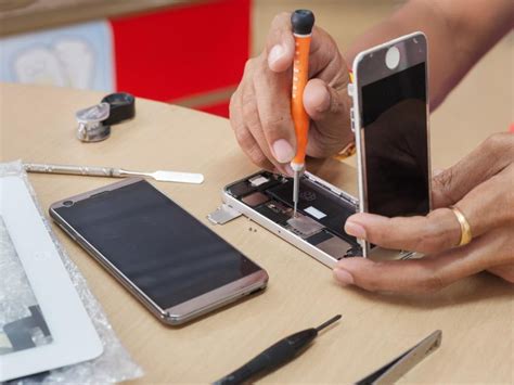 Table of Contents [ hide] Best phone repair shops in Singapore. 1. Mister Mobile – iPhone repair with genuine parts. 2. LYK Repair – 100-day warranty on repairs & spare parts. 3. FYND – Technician will come to your home, office or school. 4.